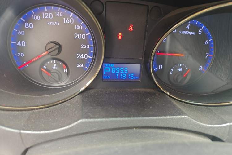 Used Hyundai Genesis Coupe 2009 2.0T Automatic Luxury Edition Odometer Close Up