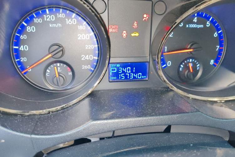 Used Hyundai Genesis Coupe 2009 2.0T Automatic Deluxe Edition Odometer Close Up