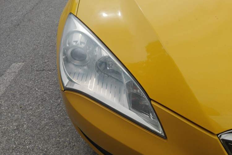 Used Hyundai Genesis Coupe 2009 2.0T Automatic Luxury Edition Right Front Headlight