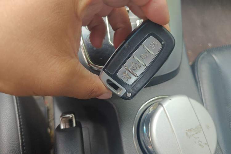 Used Hyundai Genesis Coupe 2009 2.0T Automatic Luxury Edition Vehicle Key
