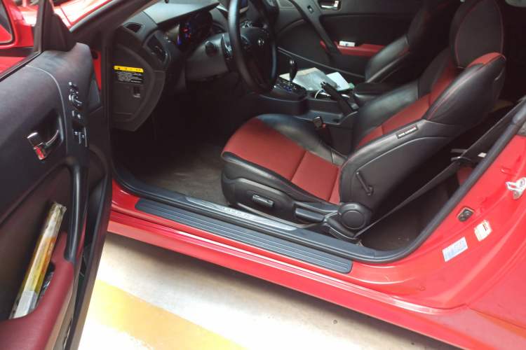Used Hyundai Genesis Coupe 2010 2.0T Automatic Luxury Edition (Imported) Driver Seat