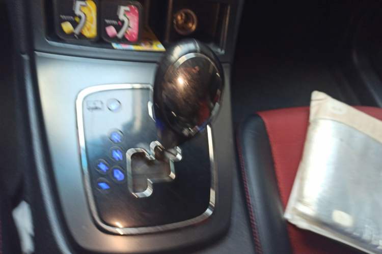 Used Hyundai Genesis Coupe 2010 2.0T Automatic Luxury Edition (Imported) Gear Lever