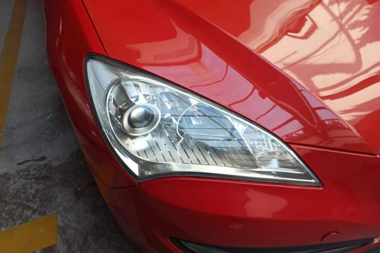 Used Hyundai Genesis Coupe 2010 2.0T Automatic Luxury Edition (Imported) Right Front Headlight
