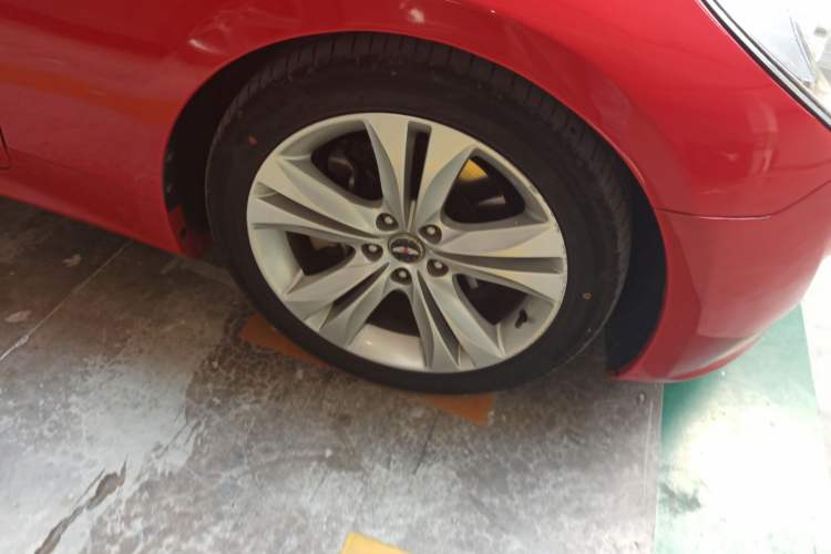 Used Hyundai Genesis Coupe 2010 2.0T Automatic Luxury Edition (Imported) Right Front Wheel Hub