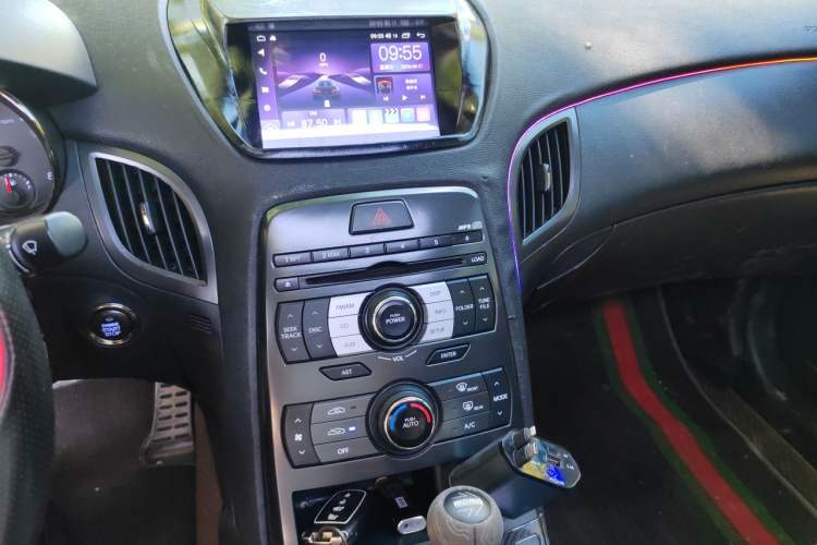 Used Hyundai Genesis Coupe  Audio And AC Panel