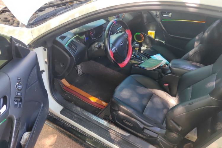 Used Hyundai Genesis Coupe  Driver Seat