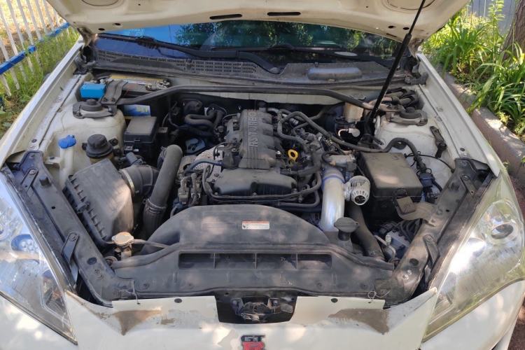 Used Hyundai Genesis Coupe  Engine Bay