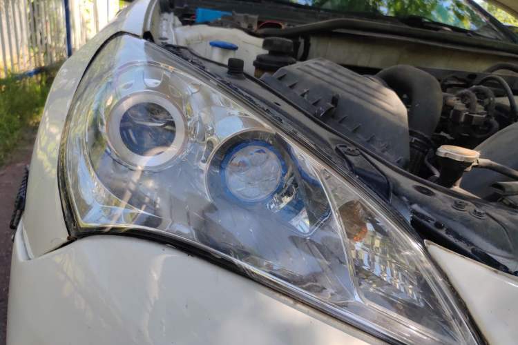 Used Hyundai Genesis Coupe  Right Front Headlight