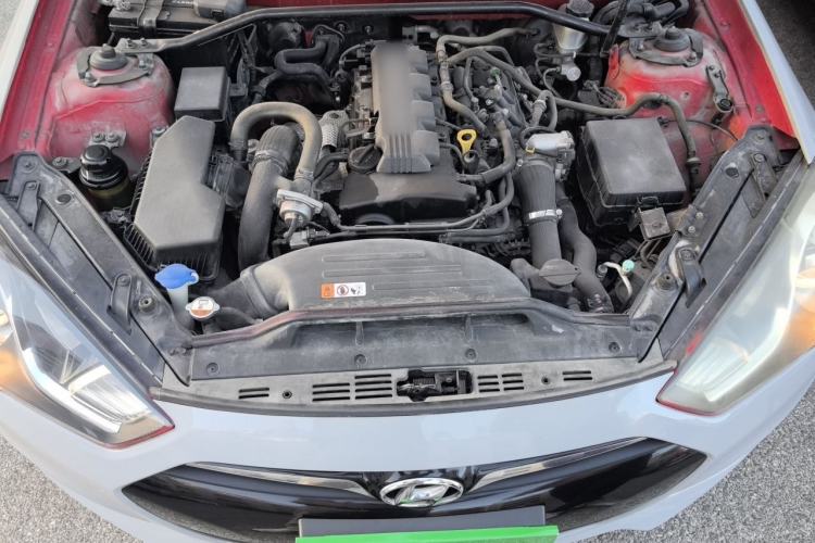 Used Hyundai Genesis Coupe 2012 2.0T Automatic Luxury Edition Engine Bay