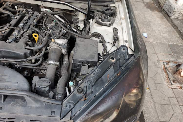 Used Hyundai Genesis Coupe 2012 2.0T Automatic Brembo Edition Engine Bay Left