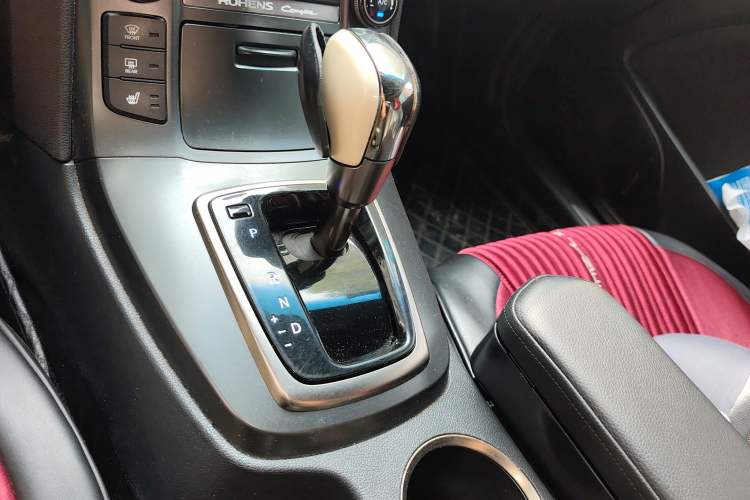 Used Hyundai Genesis Coupe 2012 2.0T Automatic Brembo Edition Gear Lever