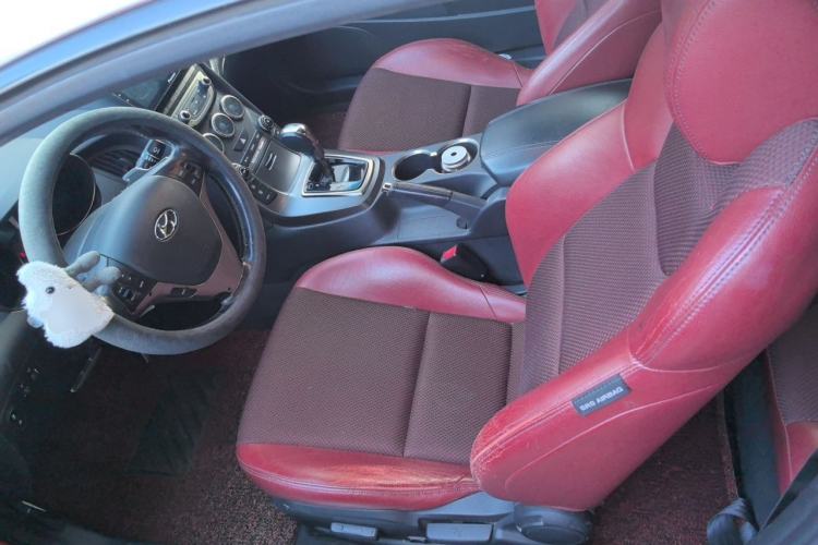 Used Hyundai Genesis Coupe 2012 2.0T Automatic Luxury Edition Left Front Seat