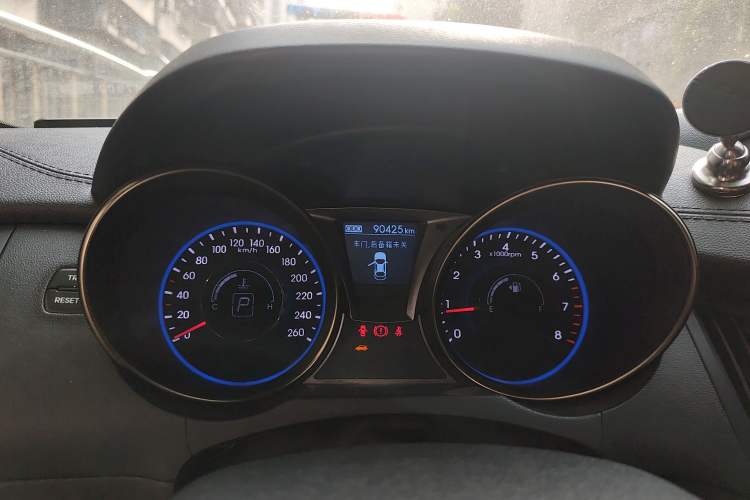 Used Hyundai Genesis Coupe 2012 2.0T Automatic Brembo Edition Odometer Close Up