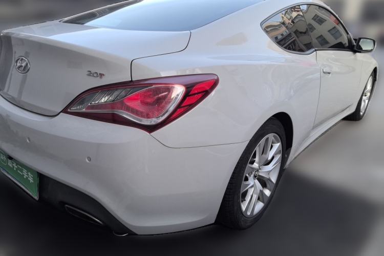 Used Hyundai Genesis Coupe 2012 2.0T Automatic Luxury Edition Rear Right 45 Deg
