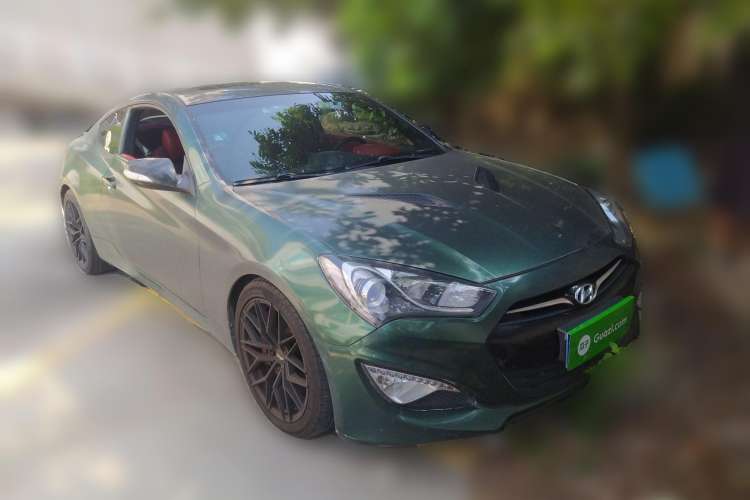Used Hyundai Genesis Coupe 2012 2.0T Automatic Luxury Edition Front Right 45 Deg