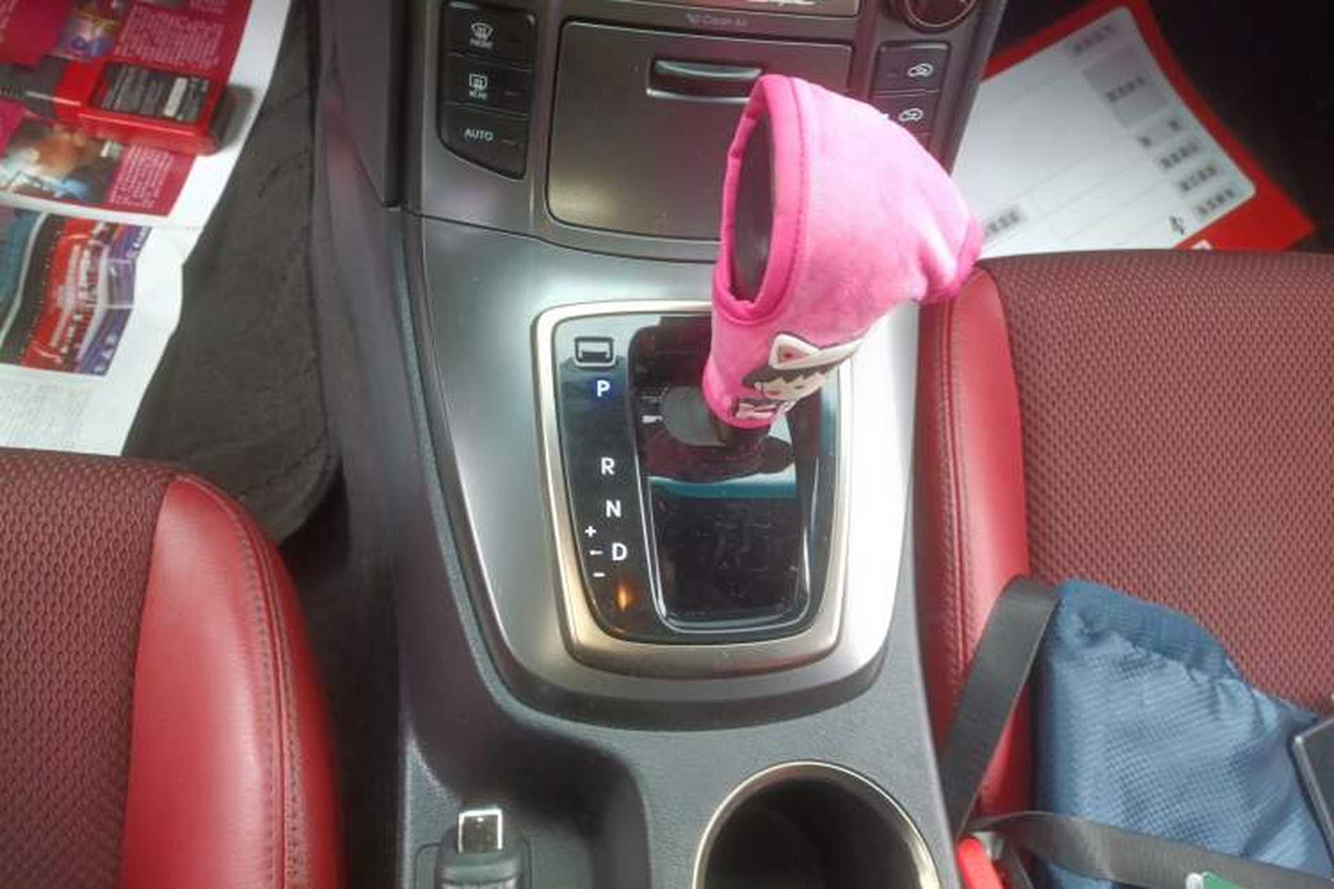 Used Hyundai Genesis Coupe 2012 2.0T Automatic Luxury Edition Gear Lever