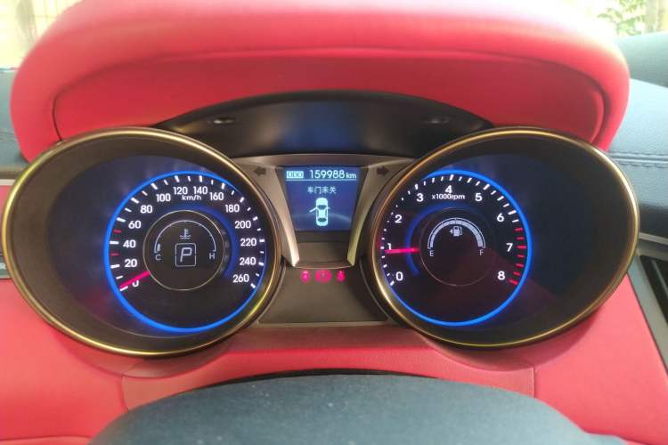 Used Hyundai Genesis Coupe 2012 2.0T Automatic Luxury Edition Odometer Close Up
