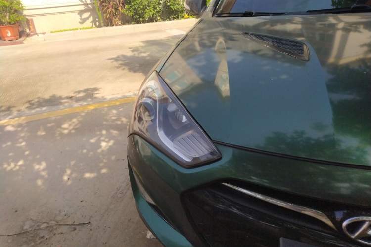 Used Hyundai Genesis Coupe 2012 2.0T Automatic Luxury Edition Right Front Headlight