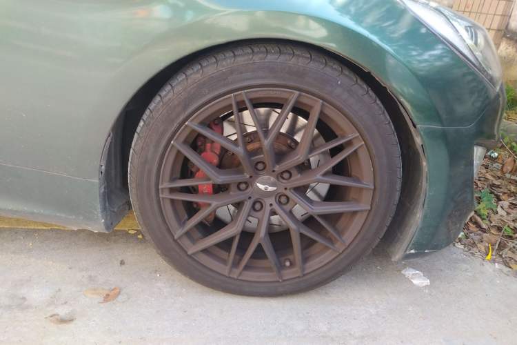 Used Hyundai Genesis Coupe 2012 2.0T Automatic Luxury Edition Right Front Wheel Hub