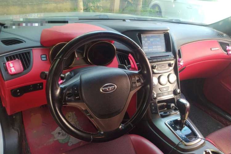 Used Hyundai Genesis Coupe 2012 2.0T Automatic Luxury Edition Steering Wheel