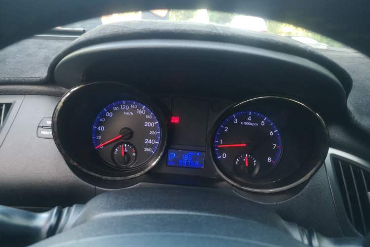 Used Hyundai Genesis Coupe 2012 2.0T Automatic Luxury Edition Instrument Cluster