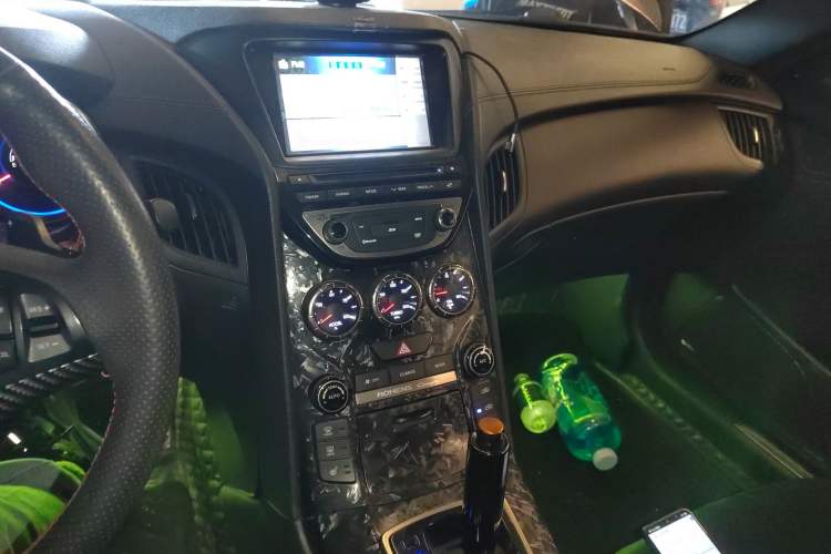 Used Hyundai Genesis Coupe 2012 2.0T Automatic Luxury Edition Audio And AC Panel