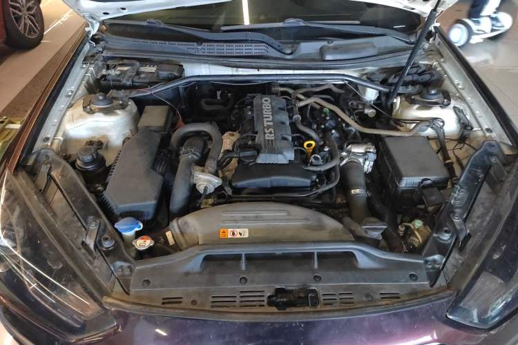 Used Hyundai Genesis Coupe 2012 2.0T Automatic Luxury Edition Engine Bay