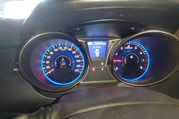 Used Hyundai Genesis Coupe 2012 2.0T Automatic Luxury Edition Instrument Cluster