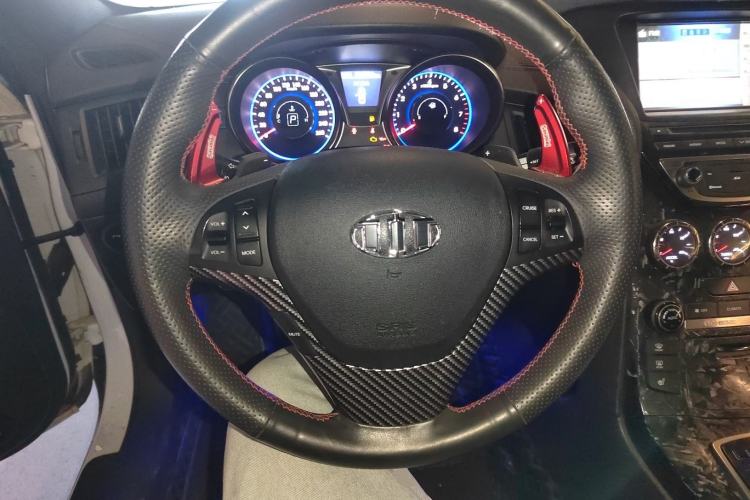 Used Hyundai Genesis Coupe 2012 2.0T Automatic Luxury Edition Steering Wheel