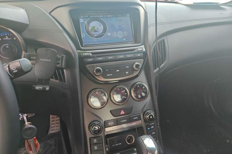 Used Hyundai Genesis Coupe 2012 2.0T Automatic Luxury Edition Audio And AC Panel