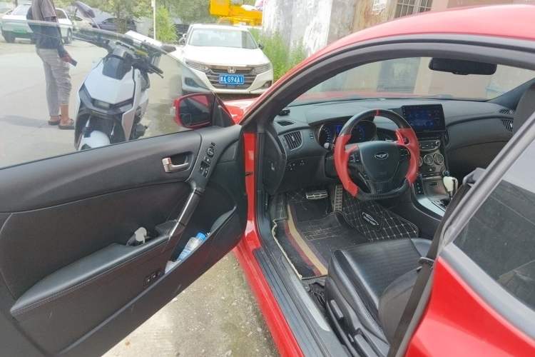 Used Hyundai Genesis Coupe 2012 2.0T Automatic Luxury Edition Driver Seat