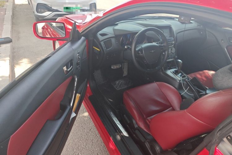 Used Hyundai Genesis Coupe 2012 2.0T Automatic Luxury Edition Driver Seat