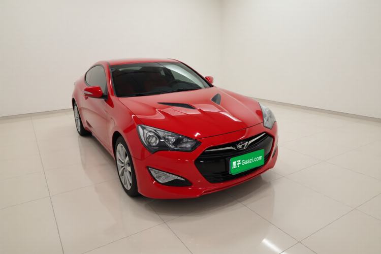 Used Hyundai Genesis Coupe 2012 2.0T Automatic Luxury Edition Front Right 45 Deg