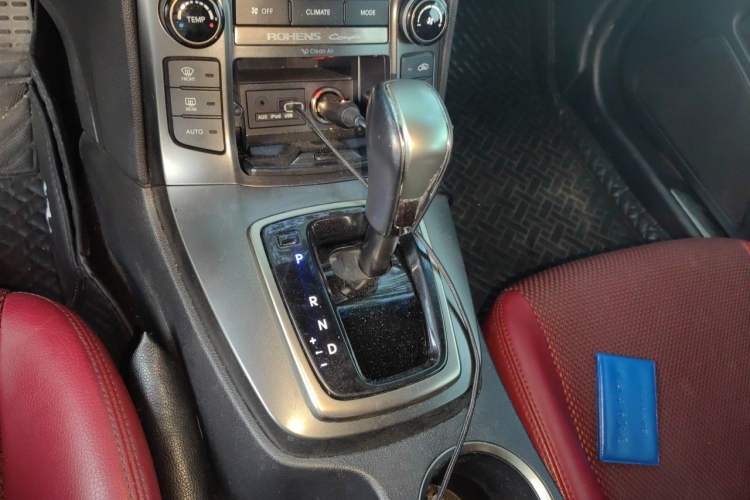 Used Hyundai Genesis Coupe 2012 2.0T Automatic Luxury Edition Gear Lever