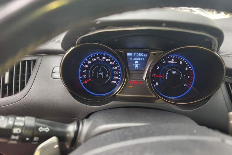 Used Hyundai Genesis Coupe 2012 2.0T Automatic Luxury Edition Instrument Cluster
