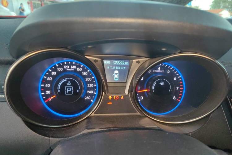 Used Hyundai Genesis Coupe 2012 2.0T Automatic Luxury Edition Instrument Cluster