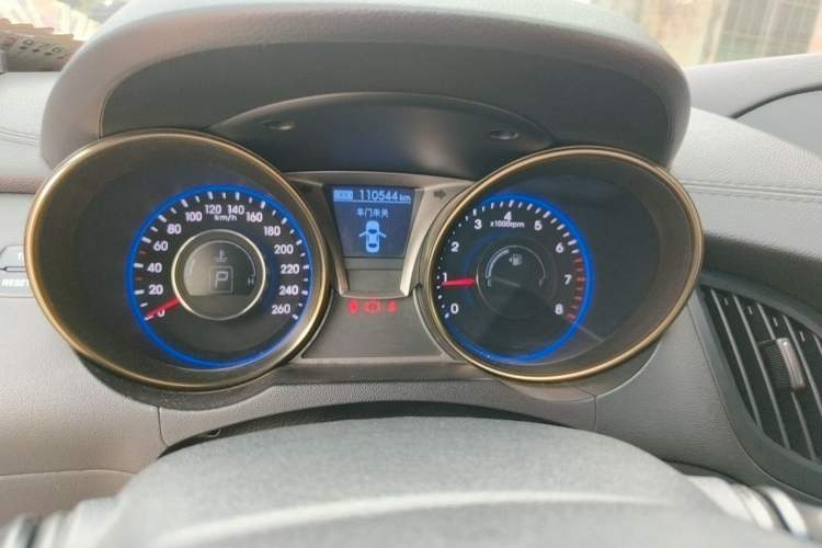 Used Hyundai Genesis Coupe 2012 2.0T Automatic Luxury Edition Instrument Cluster
