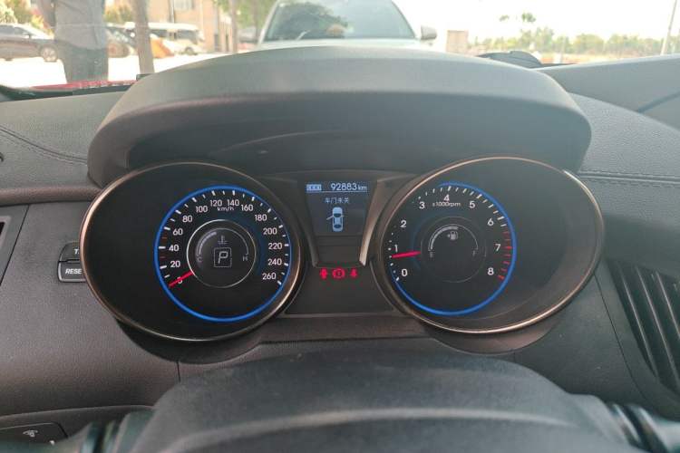 Used Hyundai Genesis Coupe 2012 2.0T Automatic Luxury Edition Instrument Cluster