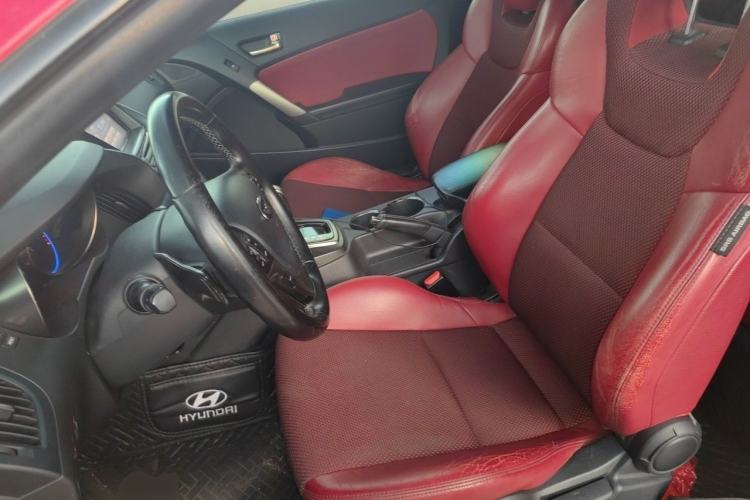 Used Hyundai Genesis Coupe 2012 2.0T Automatic Luxury Edition Left Front Seat