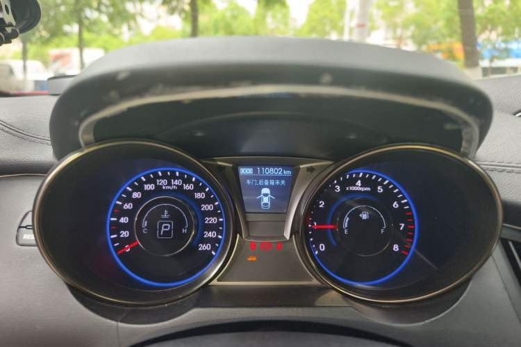 Used Hyundai Genesis Coupe 2012 2.0T Automatic Luxury Edition Odometer Close Up