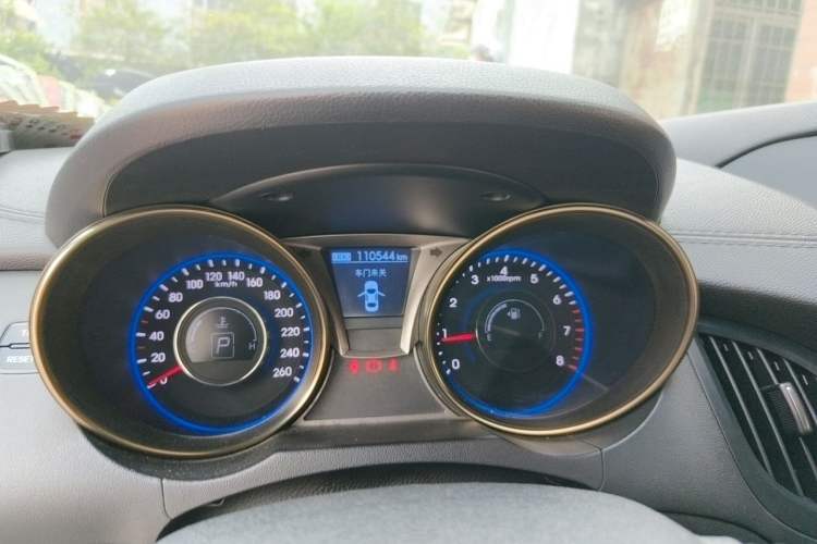 Used Hyundai Genesis Coupe 2012 2.0T Automatic Luxury Edition Odometer Close Up