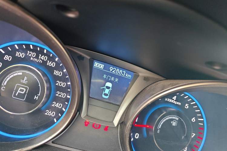 Used Hyundai Genesis Coupe 2012 2.0T Automatic Luxury Edition Odometer Close Up