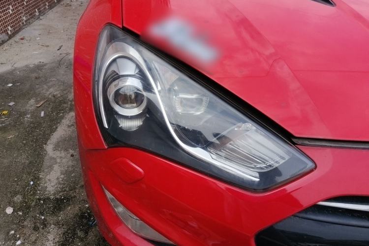Used Hyundai Genesis Coupe 2012 2.0T Automatic Luxury Edition Right Front Headlight
