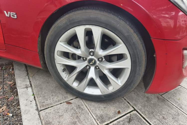 Used Hyundai Genesis Coupe 2012 2.0T Automatic Luxury Edition Right Front Wheel Hub