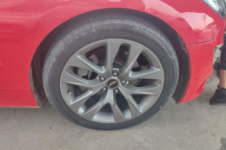 Used Hyundai Genesis Coupe 2012 2.0T Automatic Luxury Edition Right Front Wheel Hub