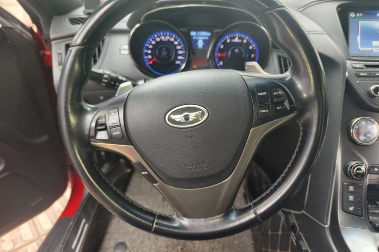 Used Hyundai Genesis Coupe 2012 2.0T Automatic Luxury Edition Steering Wheel