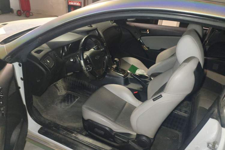 Used Hyundai Genesis Coupe 2012 2.0T Automatic Luxury Edition Driver Seat