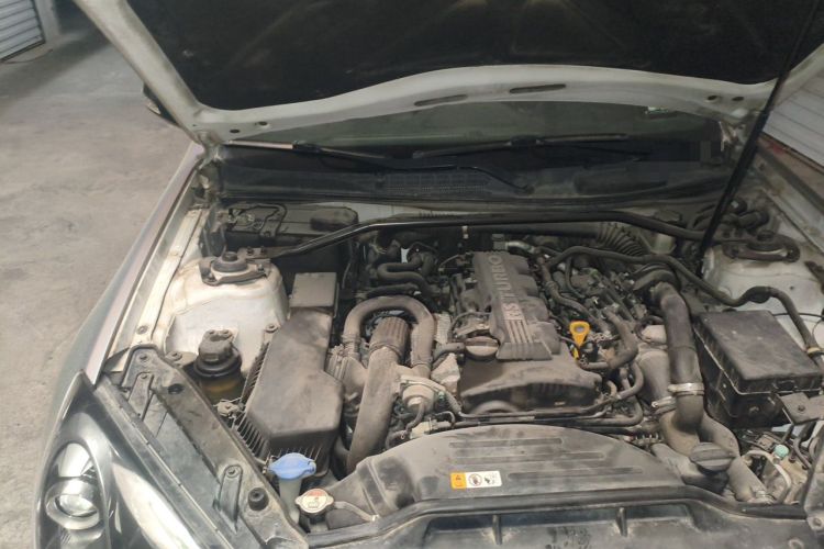 Used Hyundai Genesis Coupe 2012 2.0T Automatic Luxury Edition Engine Bay Right