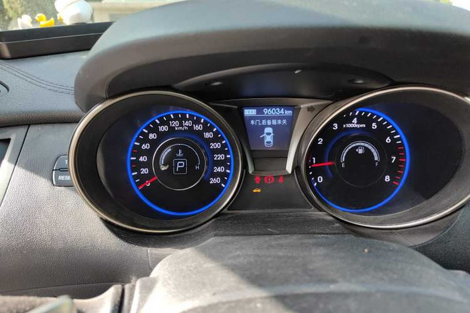 Used Hyundai Genesis Coupe 2012 2.0T Automatic Luxury Edition Instrument Cluster