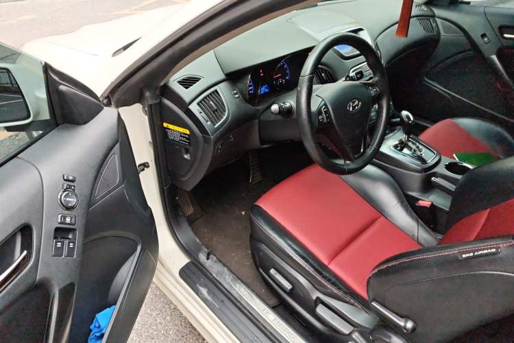 Used Hyundai Genesis Coupe 2012 2.0T Automatic Luxury Edition Driver Seat